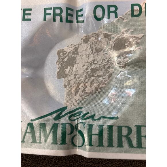 New Hampshire License Plate Live Free Or Die Tray Dish 6 x 6 Kitschy Collectible - Picture 2 of 4